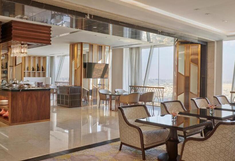 Люкс, Hyatt Regency Riyadh Olaya