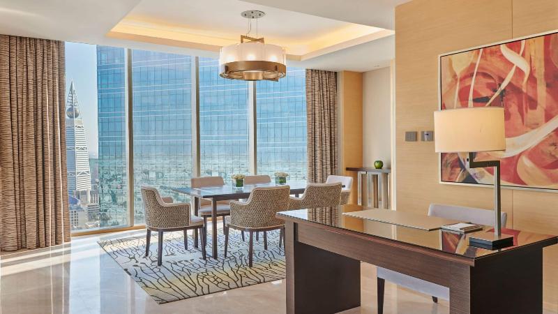 Люкс, Hyatt Regency Riyadh Olaya