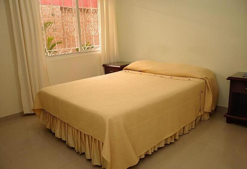 Standard Quadruple Room, Napolitano
