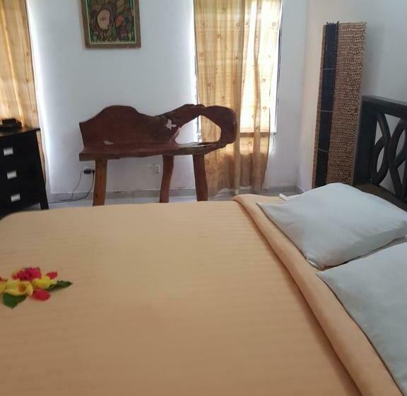 带大床的豪华间, Playa Tranquilo B&b And Dive Shop