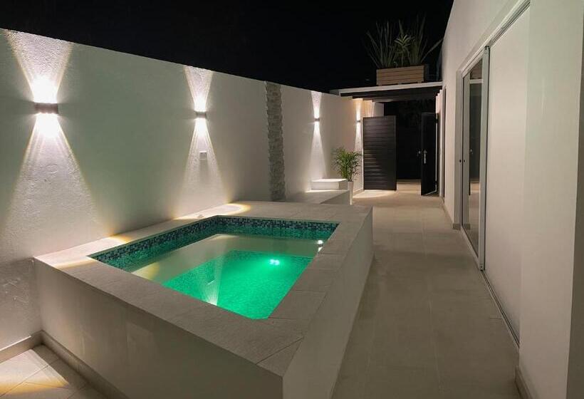 Люкс Deluxe Кровать Кинг, La Masia Hotel Boutique