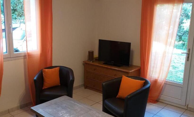 Апартаменты 2 Спальни, Chambre D Hote Veronique