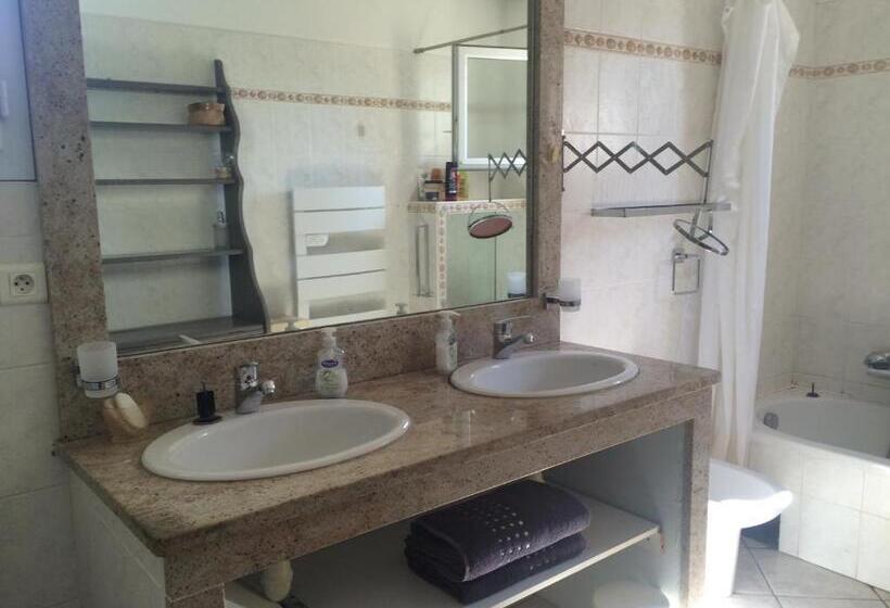 غرفة ديلوكس, Chambre D Hote Veronique