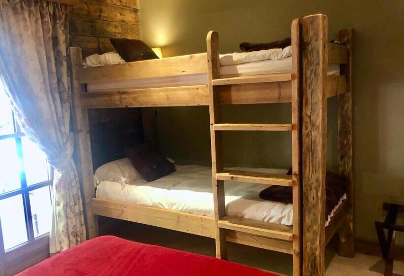 חדר משפחתי, Black Diamond Lodge