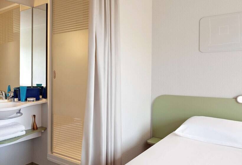 Номер Стандарт Трехместный, Ibis Budget Saint Pourcain
