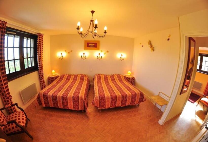 Четырехместный Номер Стандарт, Hôtel Logis La Coraline