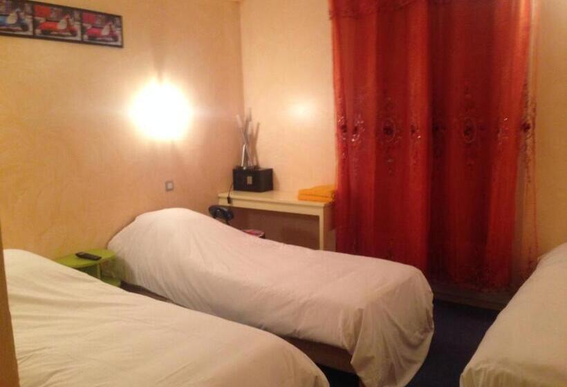 اتاق راحتی سه تخته, Family Hôtel