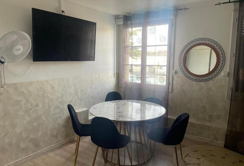 آپارتمان لوکس 1 خوابه, Family Hôtel