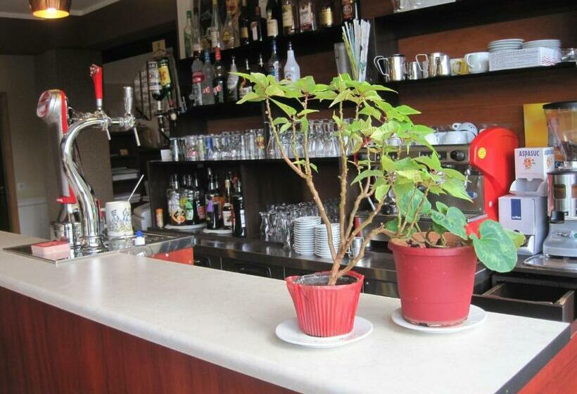 سوییت, Restaurant Rive Gauche