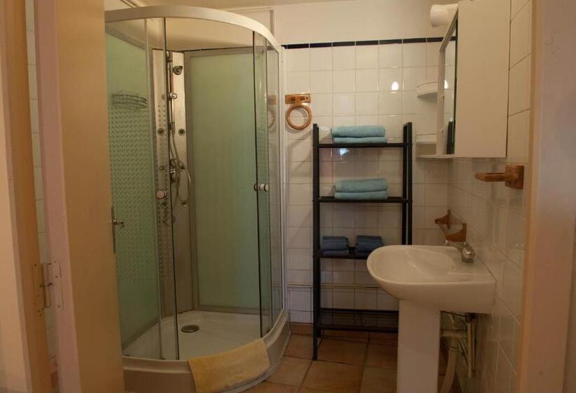 غرفة قياسية ثلاثية, Domaine Bellelauze