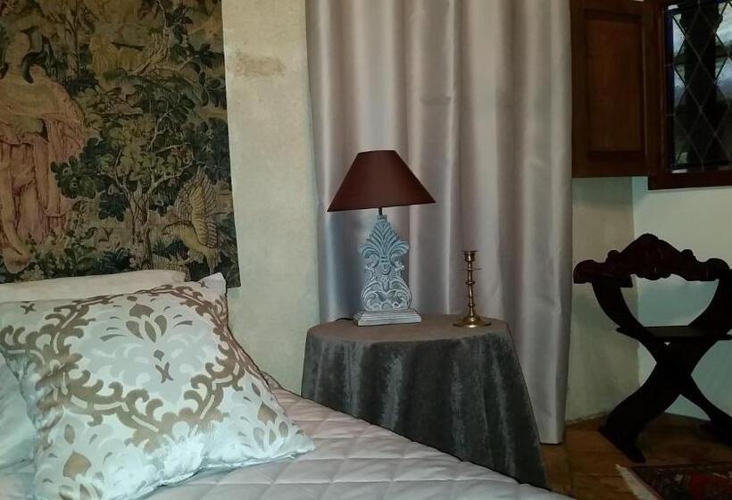 سوییت لوکس, La Maison Bakéa