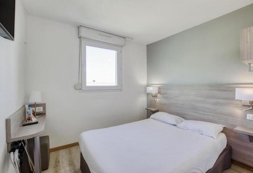 Номер Стандарт Трехместный, Brit Hotel Clermont Lʼhérault