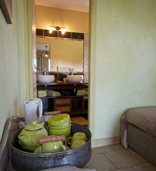 غرفة قياسية ثلاثية, Entre Vignes Et Châteaux