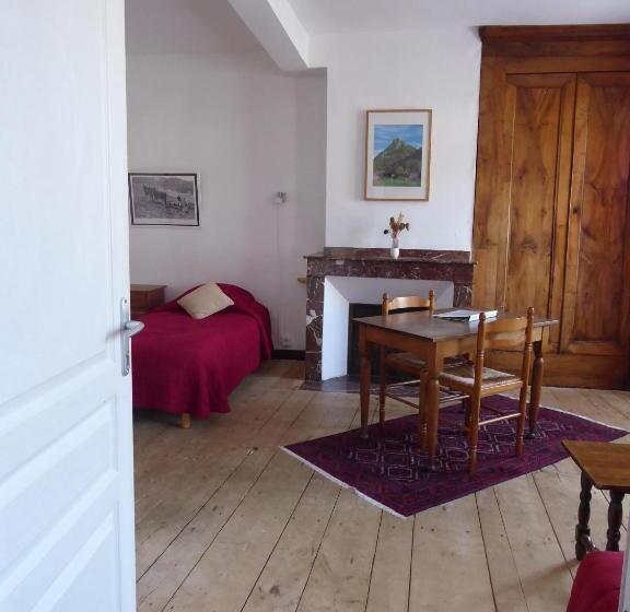 Четырехместный Номер Стандарт, Auberge Du Haut Salat