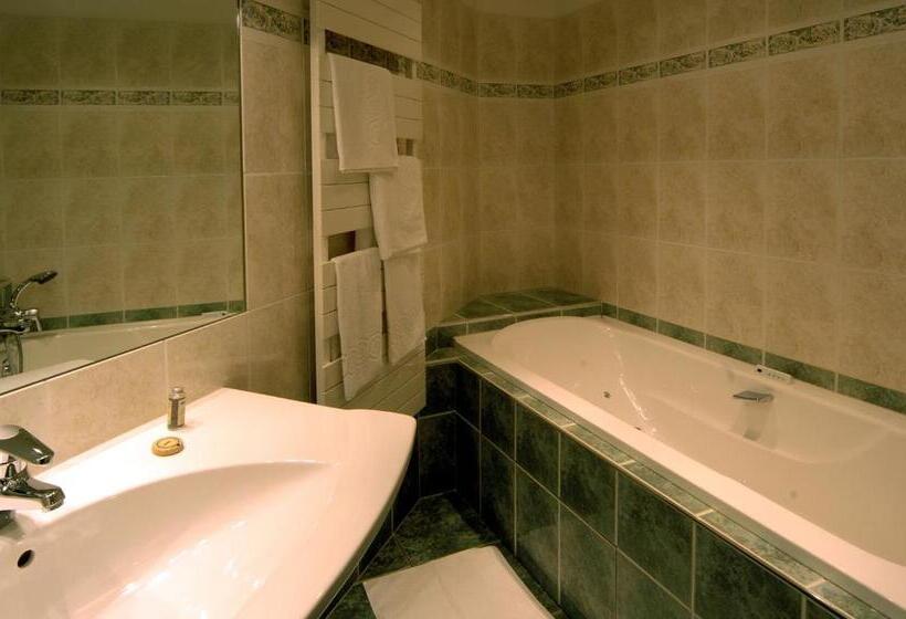 수피리어 자쿠지 룸, Hôtel Du Lion D'or