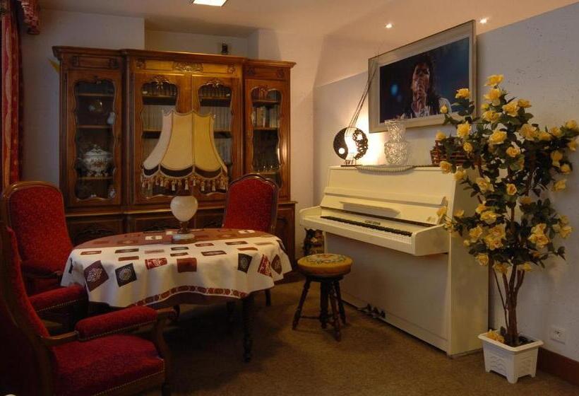 Номер Стандарт Трехместный, Hôtel Du Lion D'or