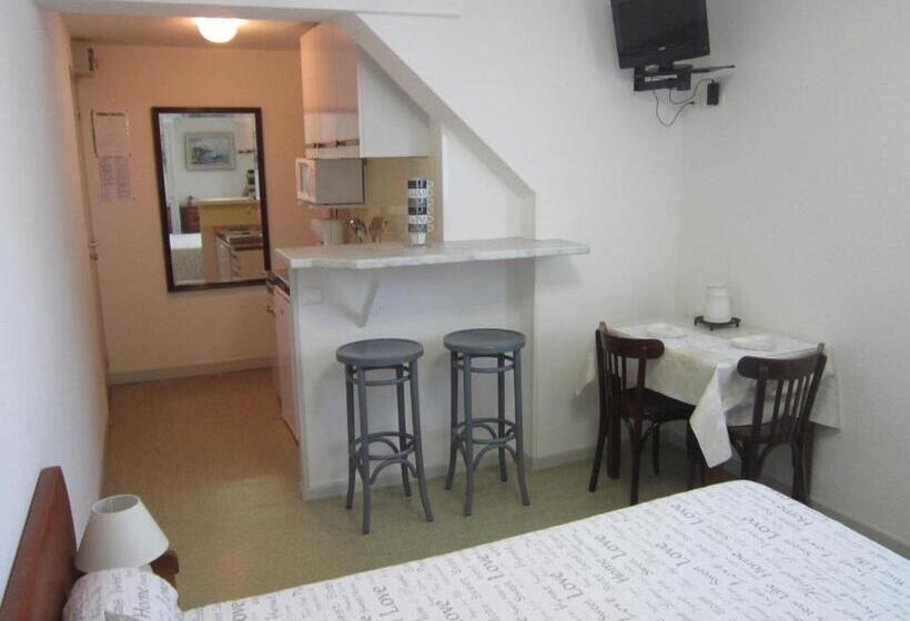 스탠다드 스튜디오, Hôtel Du Lion D'or