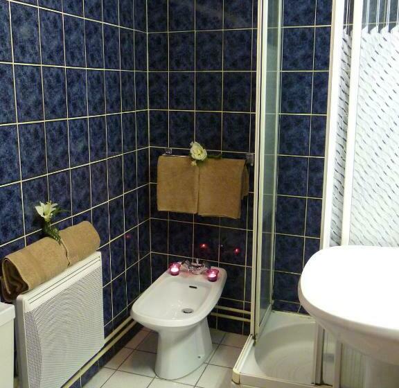 Четырехместный Номер Стандарт, Hôtel Rond Point