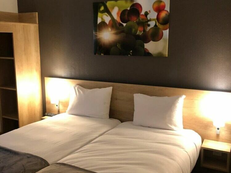 Номер Стандарт, Wood Inn Bordeaux Aeroport