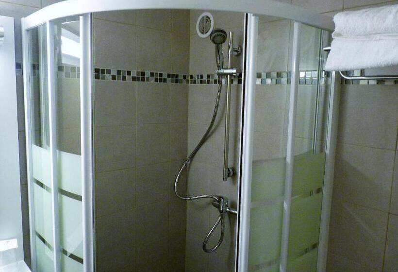 Классический Номер, Wood Inn Bordeaux Aeroport