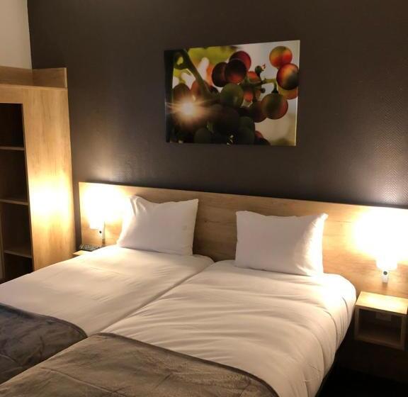 Классический Номер, Wood Inn Bordeaux Aeroport
