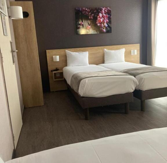 Семейный Номер, Wood Inn Bordeaux Aeroport