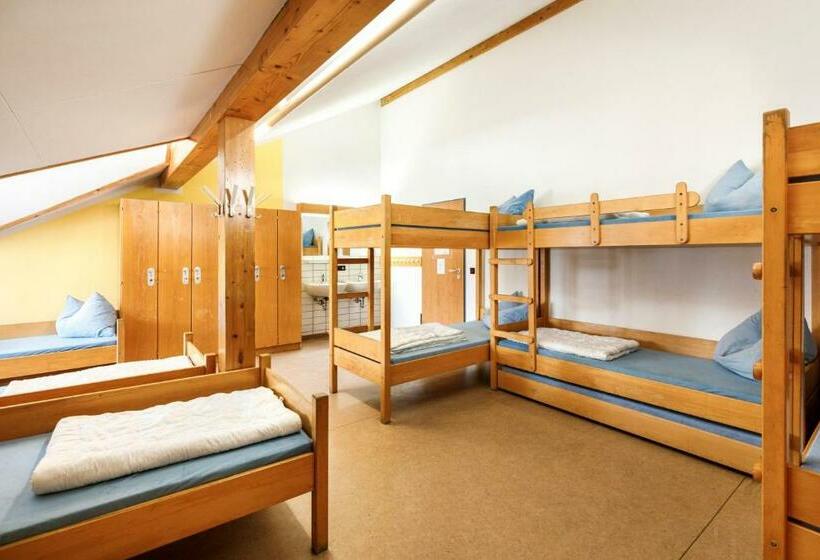 Кровать в Общей Комнате, Djh Jugendherberge Oberstdorf   Membership Required!
