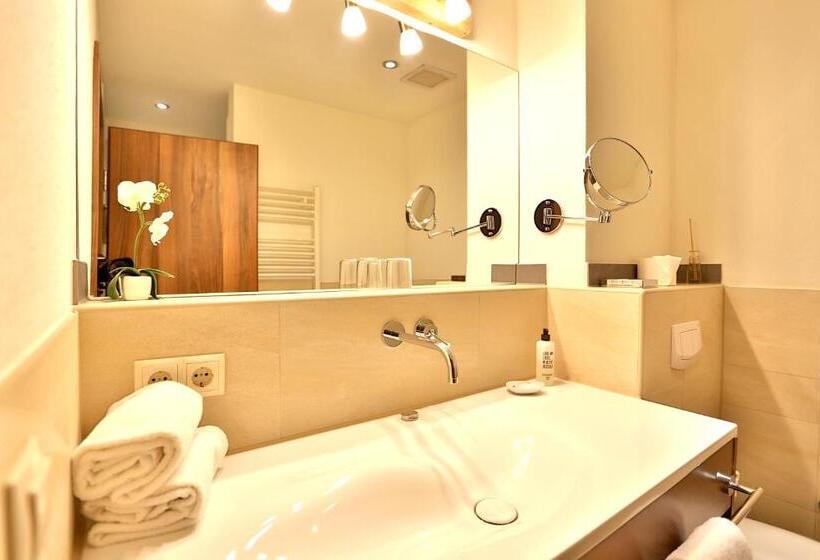 1 Bedroom Apartment Lake View, Seehotel Hartung & Ferienappartements