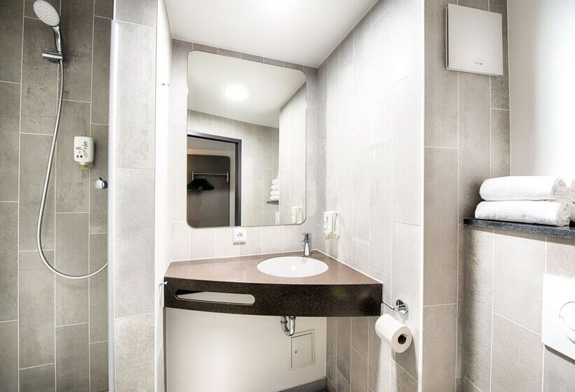 Номер Стандарт, B&b Hotel Baden Airpark