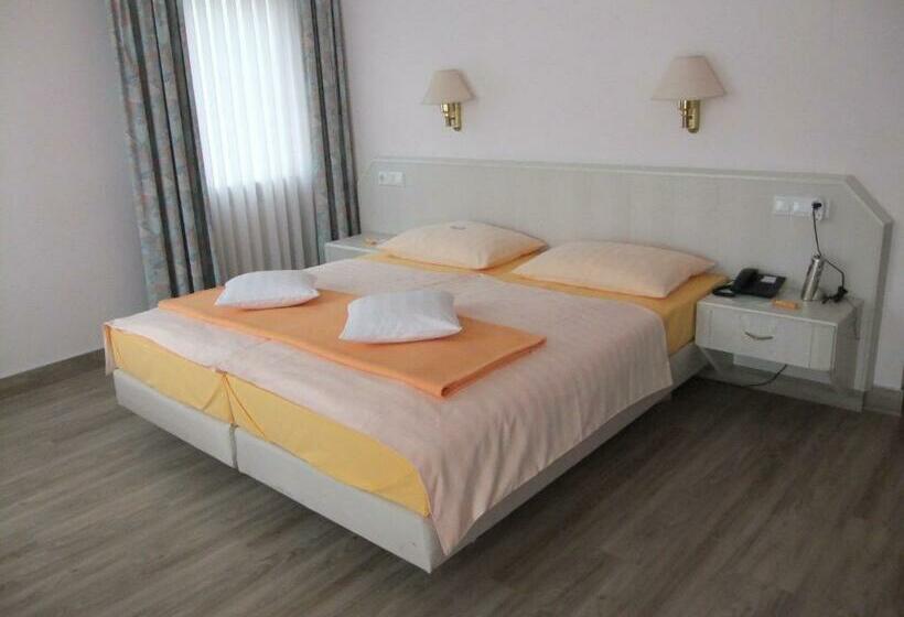 家庭工作室, Garni Classico