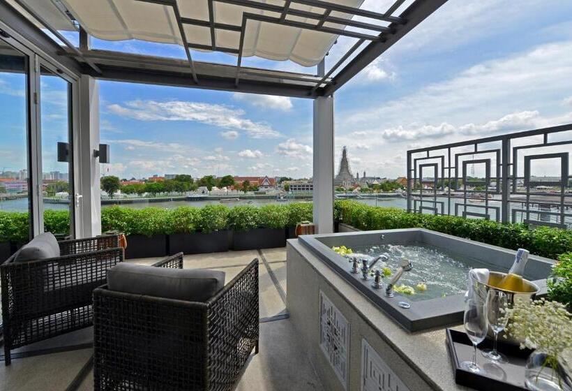 سوئیت پریمیوم, Riva Arun Bangkok