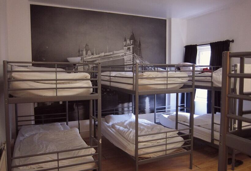 ルームシェアのワンベッド, The Horse & Stables   Hostel