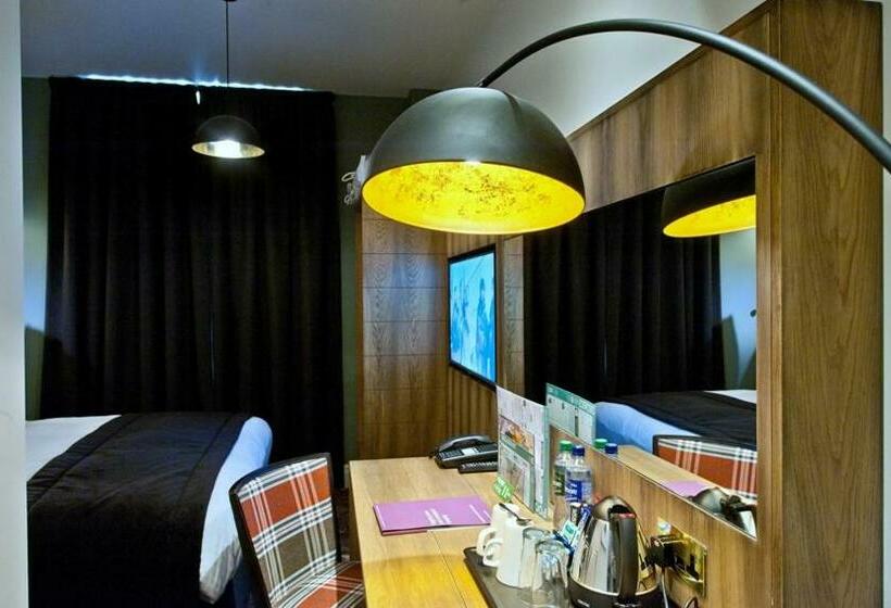 Семейный Номер, The Saltoun Inn