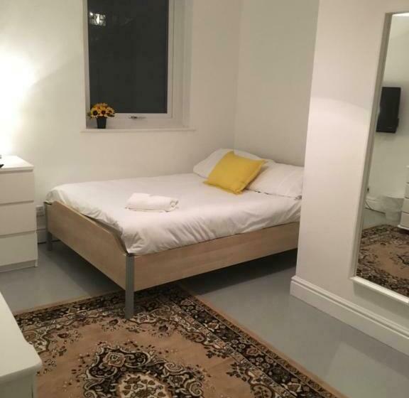 Номер Стандарт, Circle Guest House Bed Only