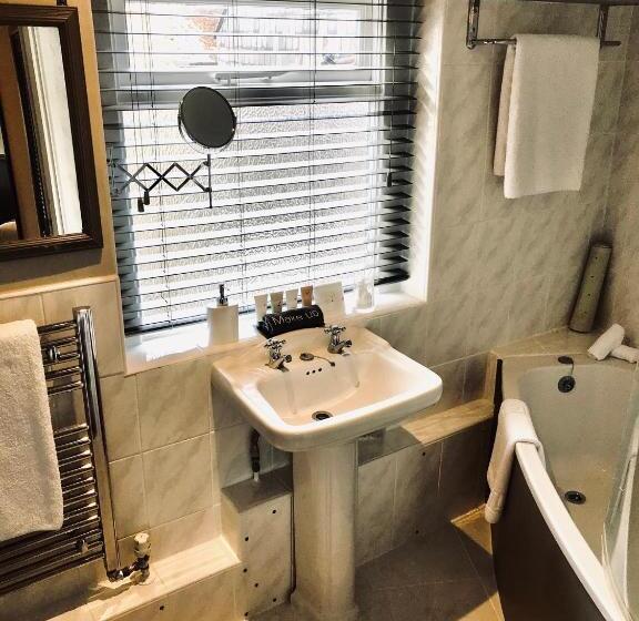 スタンダードルーム, The Bridge House