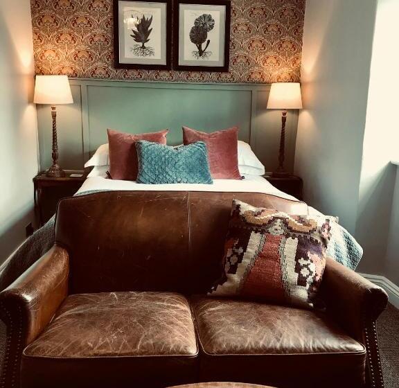 スタンダードルーム, The Bridge House