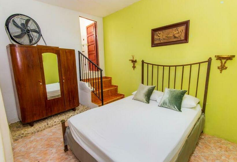 اتاق استاندارد, Mauricio Babilonia