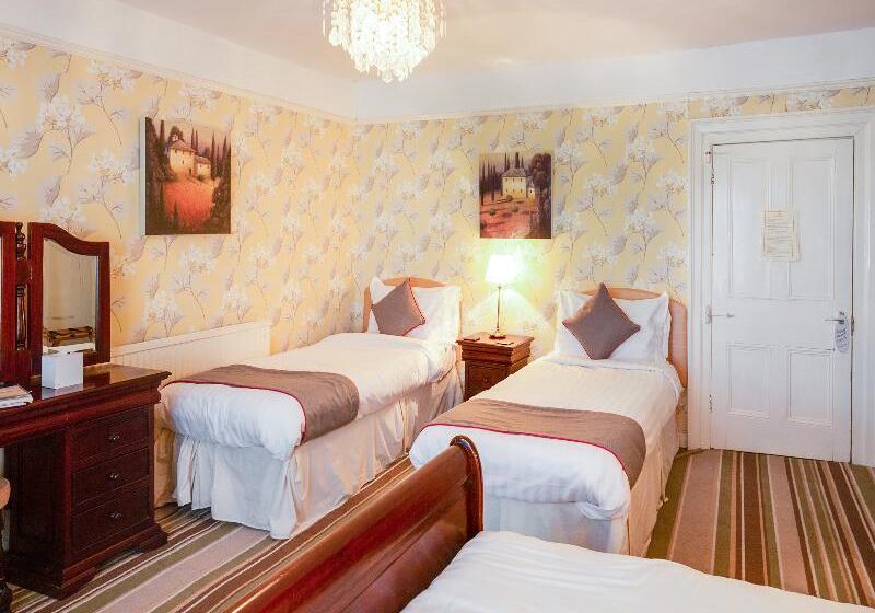 四人标准间, Lamphey Hall