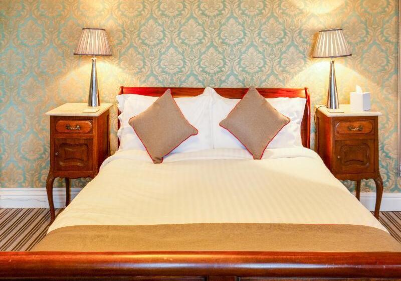 기본룸, Lamphey Hall
