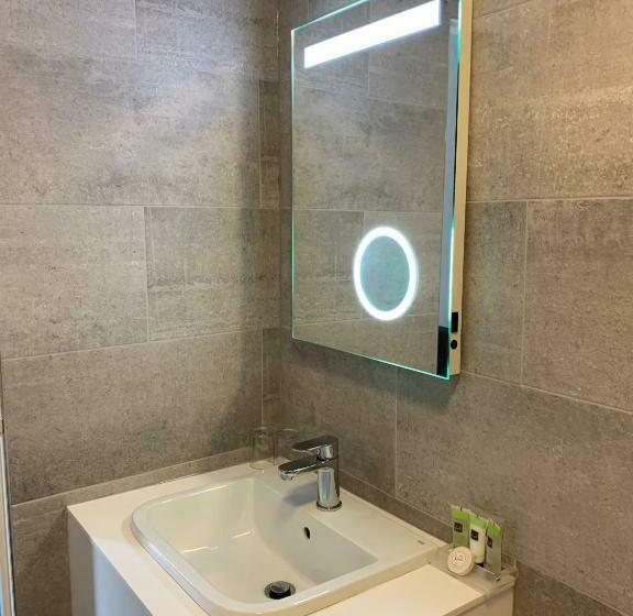 غرفة عائلية, The Park