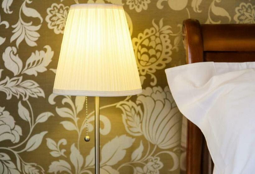 Номер Стандарт, White Horse Inn & Restaurant