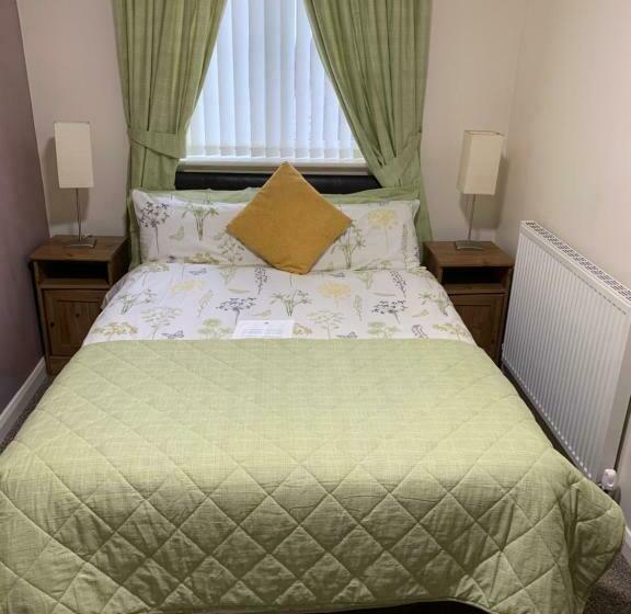 Номер Стандарт, Redbeck Motel