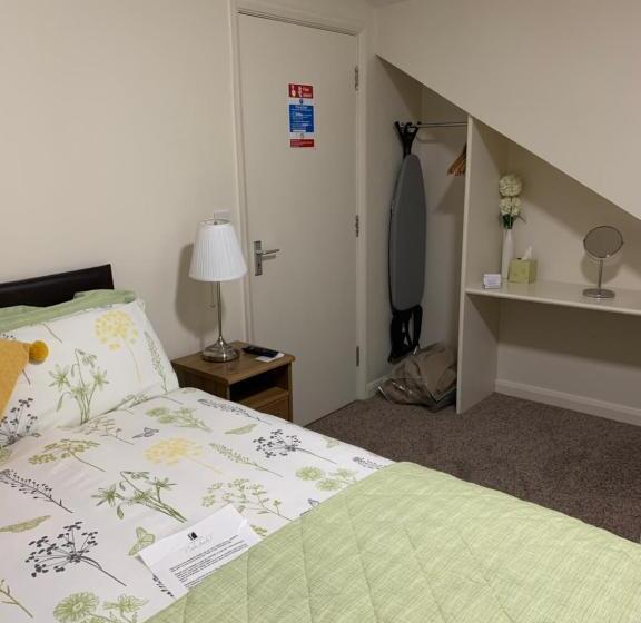 Номер Стандарт, Redbeck Motel