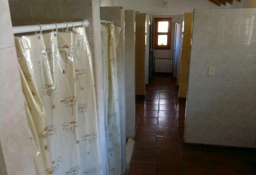 Кровать в Многоместном Номере с Общей Ванной, Calafate Hostel