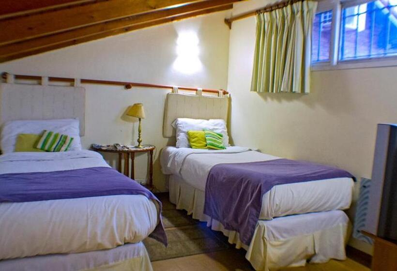 Четырехместный Номер Стандарт, Bernie S Bed & Breakfast , A 3 Kilometros Del Aerop Ezeiza, Van ,in Out, Free Ezeiza Airport