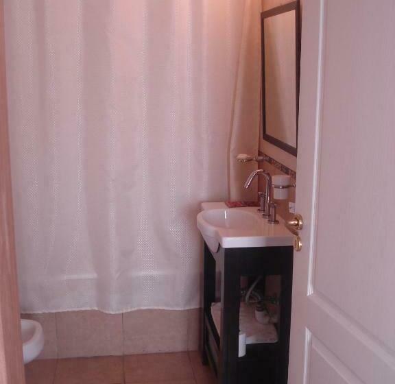 标准单人间, Morada Suites