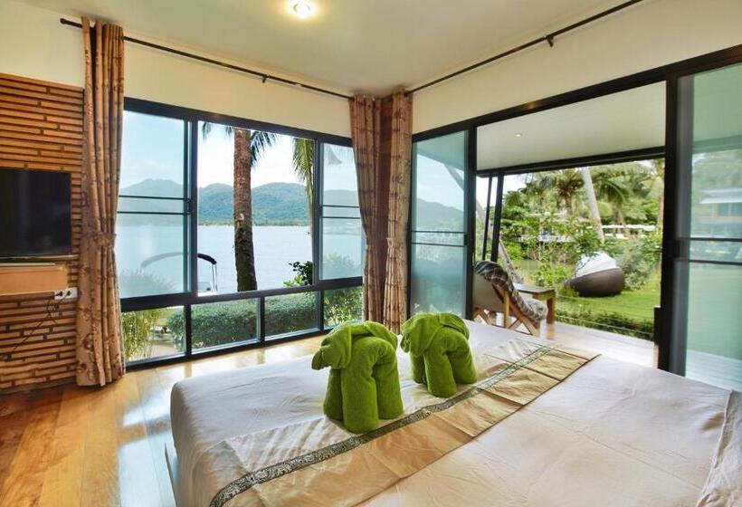 اتاق لوکس, Resolution Resort