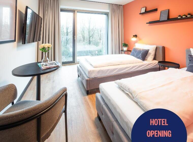 Номер Стандарт, The Base Munich