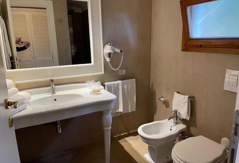 سوییت جونیور لوکس, Nora Club Hotel & Spa