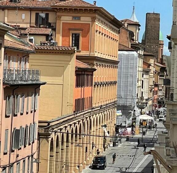 اتاق خانوادگی, Panorama Bologna Centro